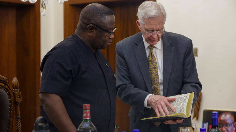 Elder Christofferson is greeted by the President and First Lady of Sierra Leone on 20 February, 2025.