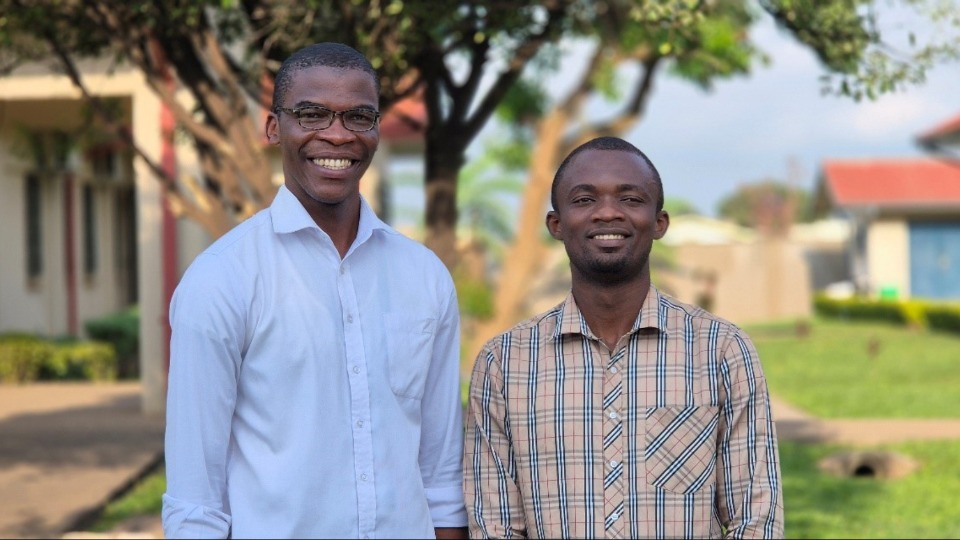 From left to right: Moroni KINDU LUTESO and Guy Roger KAMAYI, all electricians on the temple construction site in Lubumbashi in the DRC