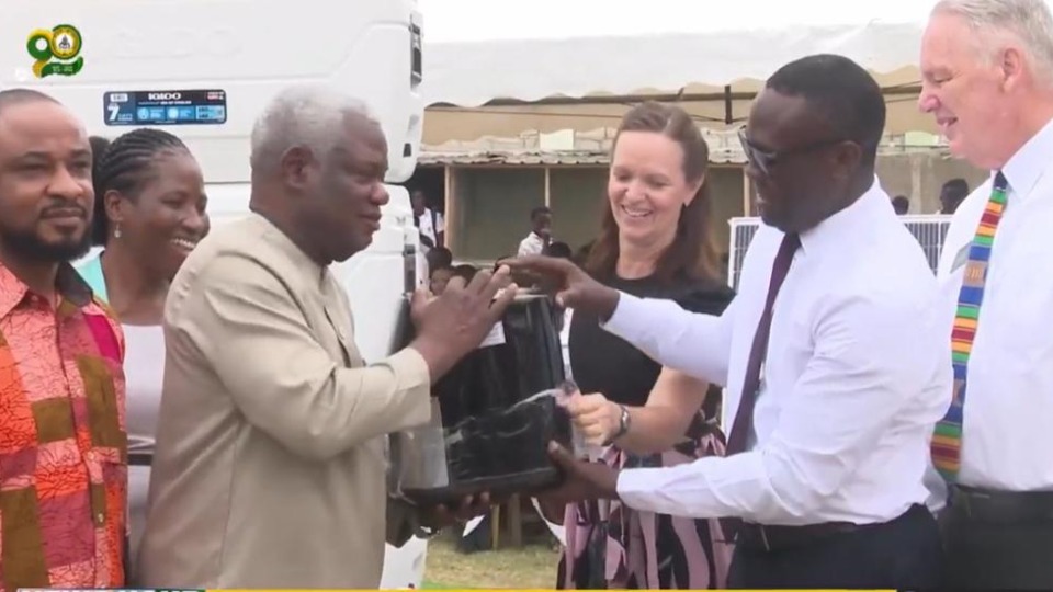 President Botchway symbolically hands over a piece of equipment donated to the Institute on 28 July, 2025