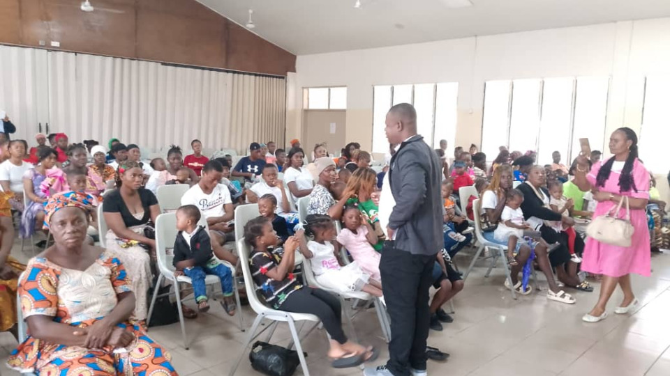 Elder Kenneth Pembu, Area Seventy, opens the Kissy Sierra Leone Stake Children Nutrious Food Program.